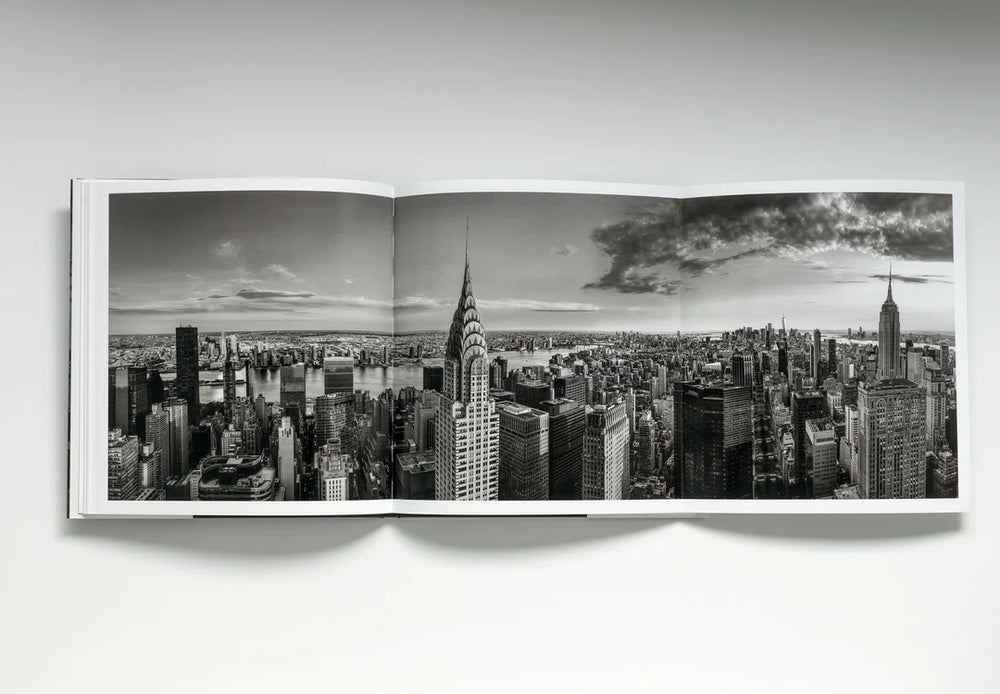 
                  
                    The City That Finally Sleeps : Mark Seliger
                  
                